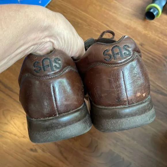 SAS brown leather lace up shoes