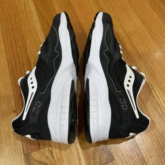 Saucony 3D GRID Hurricane Mens Sneakers Shoes Size 10 Black White EXCELLENT
