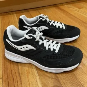 Saucony 3D GRID Hurricane Mens Sneakers Shoes Size 10 Black White EXCELLENT
