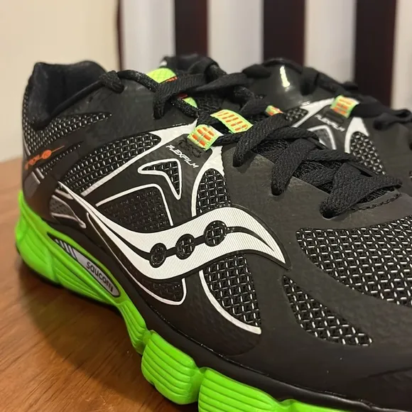 Saucony Mirage 4 shoes sneakers new 20221-3 black green Mens Size 11.5