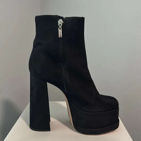 Schultz SELENE CASUAL NUBUCK BLACK PLATFORM HEELED BOOTIE