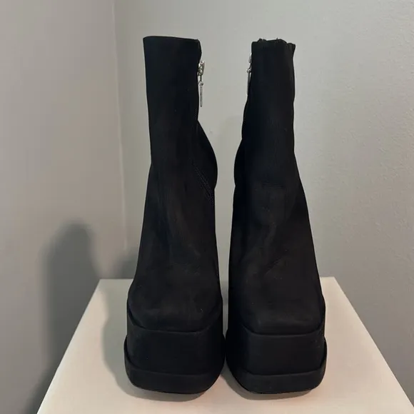 Schultz SELENE CASUAL NUBUCK BLACK PLATFORM HEELED BOOTIE