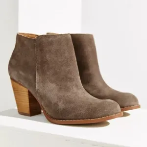 Seychelles Clavichord II Taupe Grey Booties Suede Ankle Boots Urban UO Women's 8