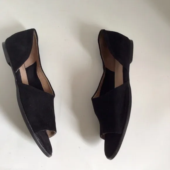 Seychelles Passport d'orsays soft suede. Size 9