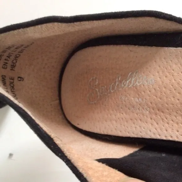 Seychelles Passport d'orsays soft suede. Size 9