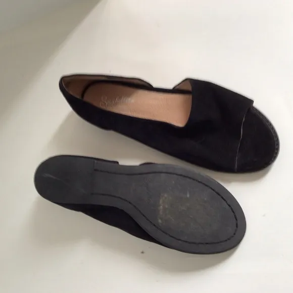 Seychelles Passport d'orsays soft suede. Size 9