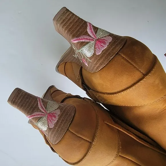 Seychelles Suede Embroidered Floral Wedge Harness Boots Size 8