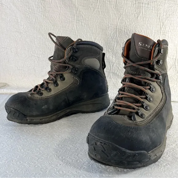 SIMMS Rivershed Studded Rubber Sole Fly Fishing Wading Boots Men US 9 DAMAGED