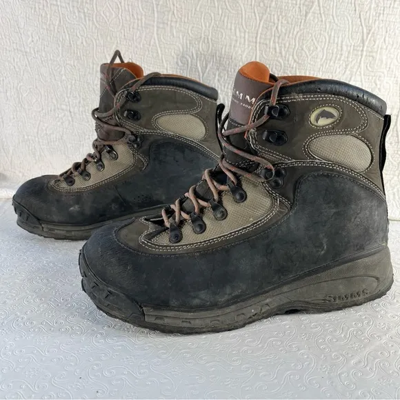 SIMMS Rivershed Studded Rubber Sole Fly Fishing Wading Boots Men US 9 DAMAGED