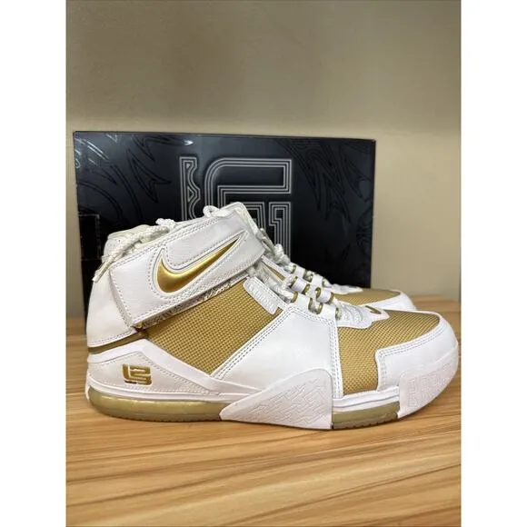 Size 10 - Nike Zoom Lebron 2 Retro 2022 Maccabi