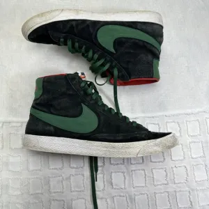 Size 15 Nike Suede Like Black  Green Swoosh‎ Red Trim Tongues Foam Shows  Derby