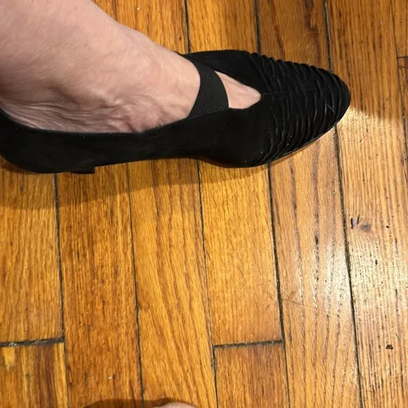 Size 38 Thierry roubtin shoes