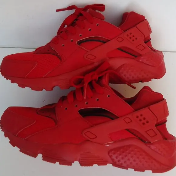 SIZE 4 Y. NIKE Huarache running casual sneakers shoes.