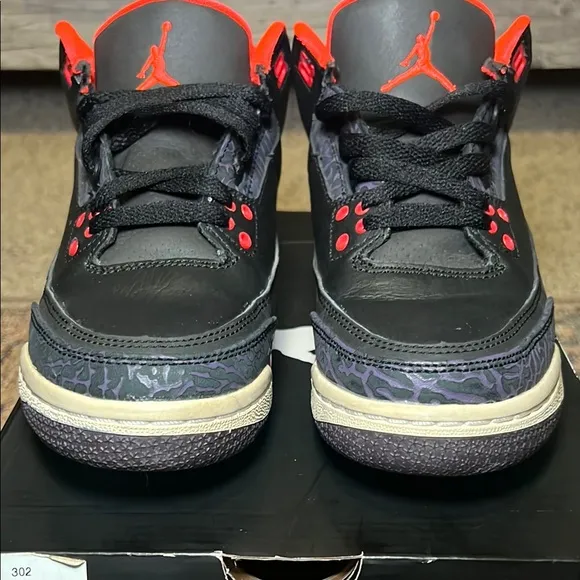 Size 4.5 Air Jordan 3 Retro Crimson and Black