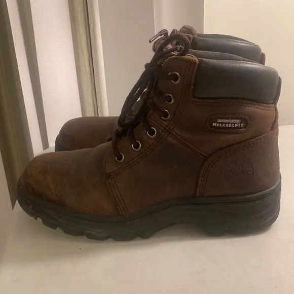 Skechers Relaxed Fit Brown Leather Oil Resistant Lace Up Boots Sz 8