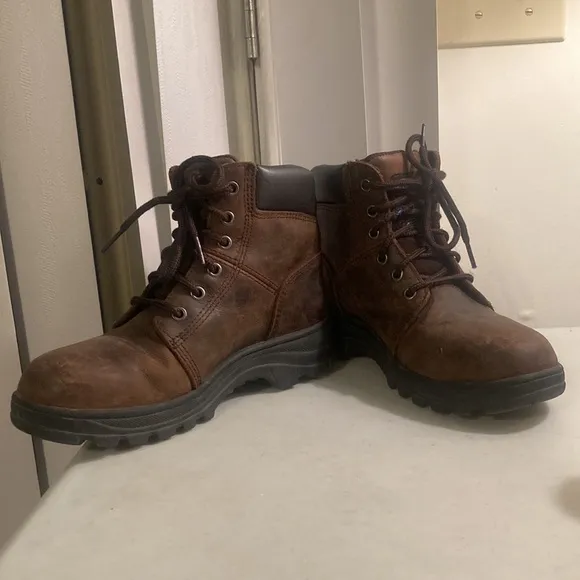 Skechers Relaxed Fit Brown Leather Oil Resistant Lace Up Boots Sz 8