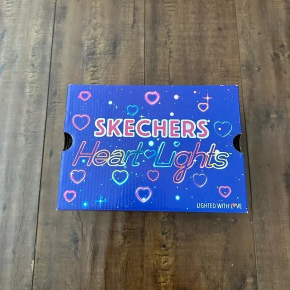 SKECHERS • SHOES