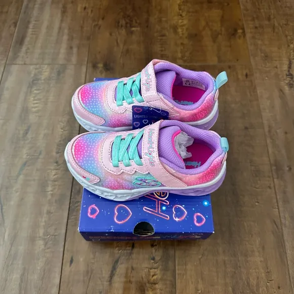 SKECHERS • SHOES