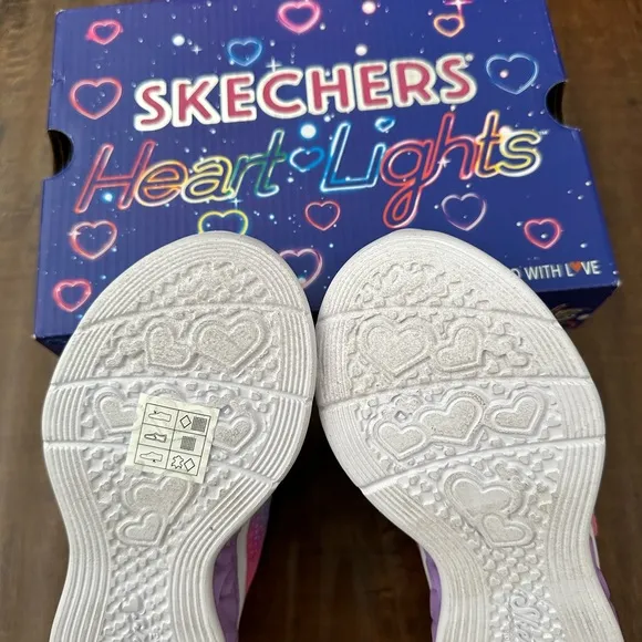SKECHERS • SHOES