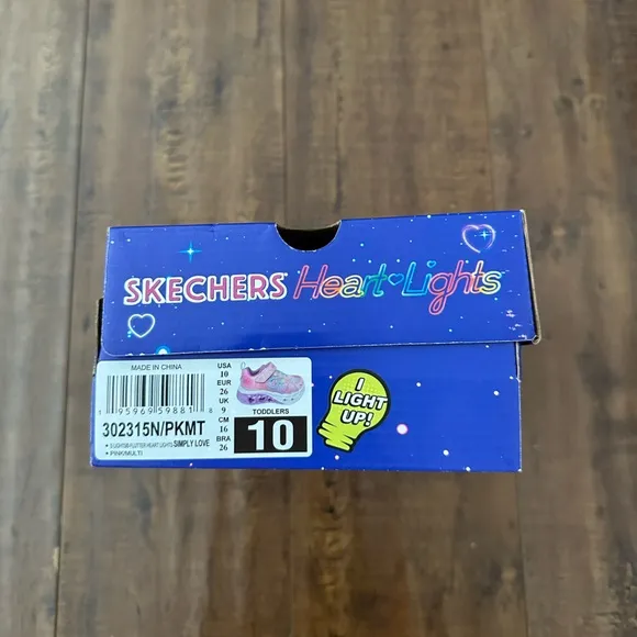 SKECHERS • SHOES