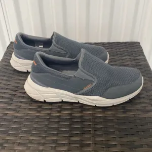 Sketcher sneakers men’s size 10