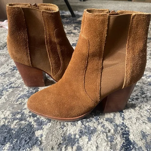 Soludos Emma Suede Ankle  Boots 6.5