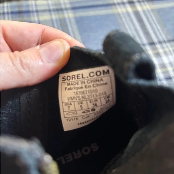 Sorel Evie Black Waterproof Suede Wedge Ankle Booties Sz 7 Side Zip NL3313-010