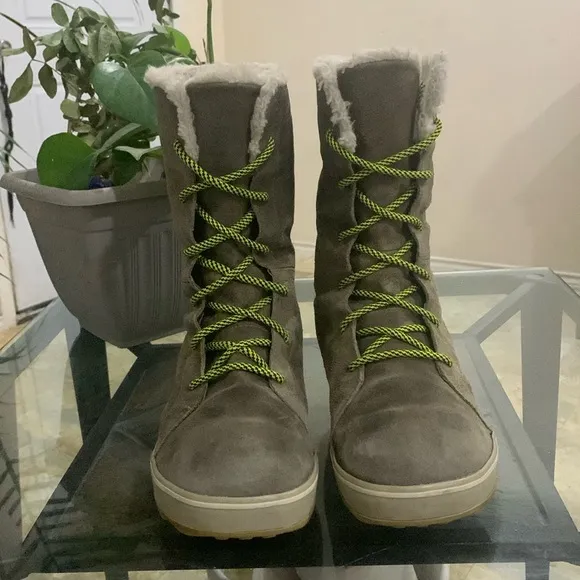 SOREL Glacy Lace Sneaker Boots