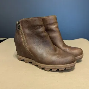 Sorel Joan of Arctic Wedge II Leather Heeled Ankle Booties Boots Tan Brown 8.5