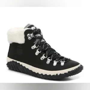 Sorel Out N About Plus Conquest Boots Size 4 Women's
