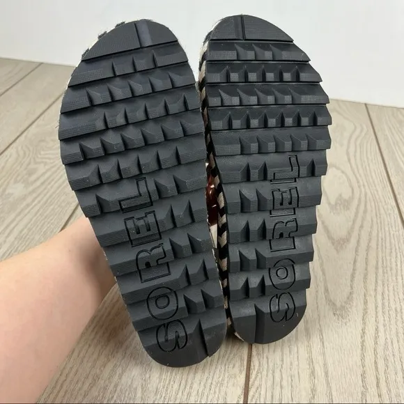 Sorel Roaming Crisscross Espadrille Chevron Pattern Sandals US9 Chalk $110