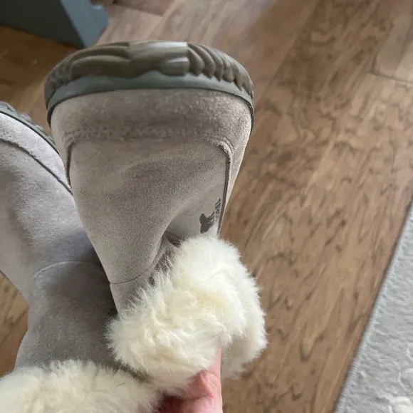Sorel sherling  lined boots