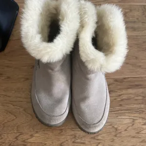 Sorel sherling  lined boots
