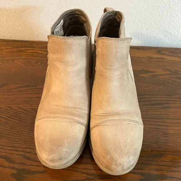 Sorel Womens Evie Pull On Boots Brown Leather Size 6.5 used pre owned condition