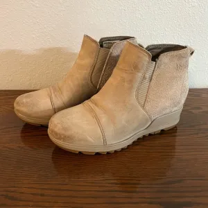 Sorel Womens Evie Pull On Boots Brown Leather Size 6.5 used pre owned condition