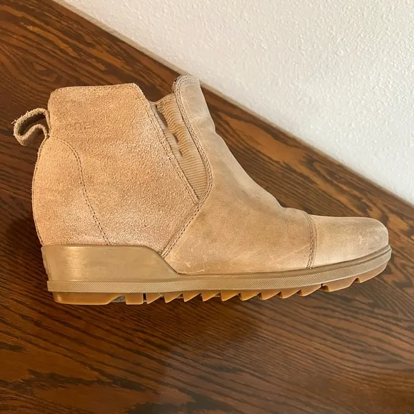 Sorel Womens Evie Pull On Boots Brown Leather Size 6.5 used pre owned condition