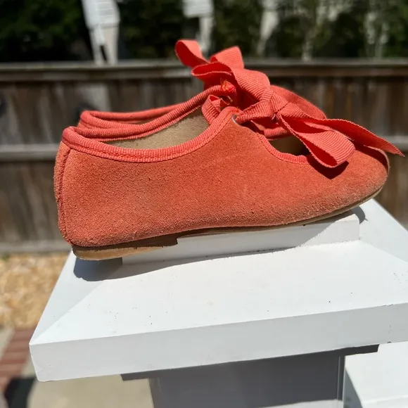 Spanish coral suede shoes sz 24