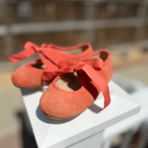Spanish coral suede shoes sz 24