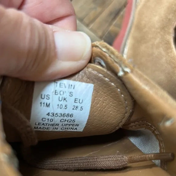Sperry Boys Tevin Dirty Buck Suede Shoes