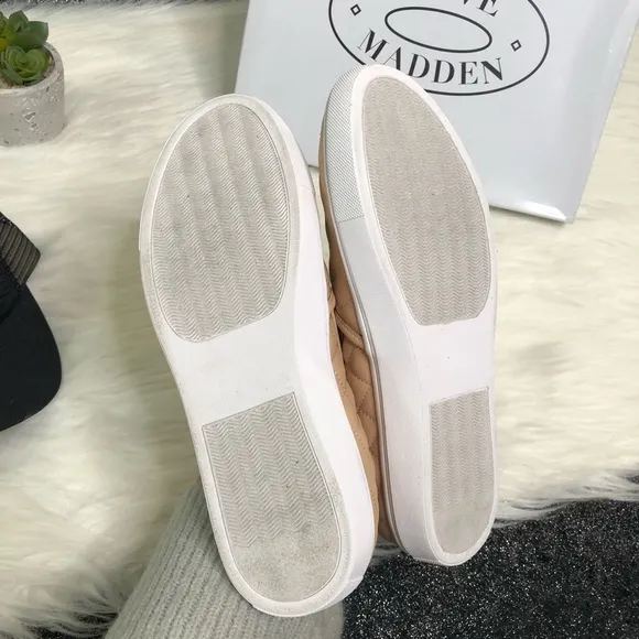 Steve Madden quilted slide ons