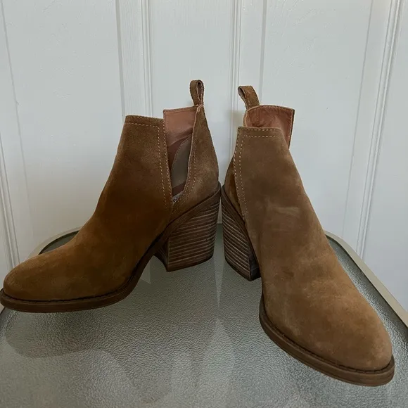 Steve Madden Sharini Chestnut Suede Heeled Ankle Boots Size 9