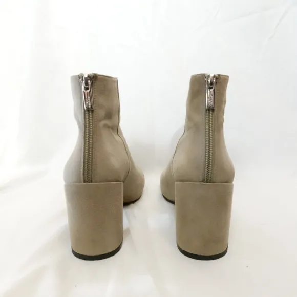 STUART WEITZMAN Bacari Light Slate Gray Suede Ankle Boots, size 9½