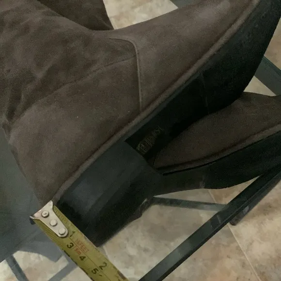 STUART WEITZMAN Lowland Bold Suede