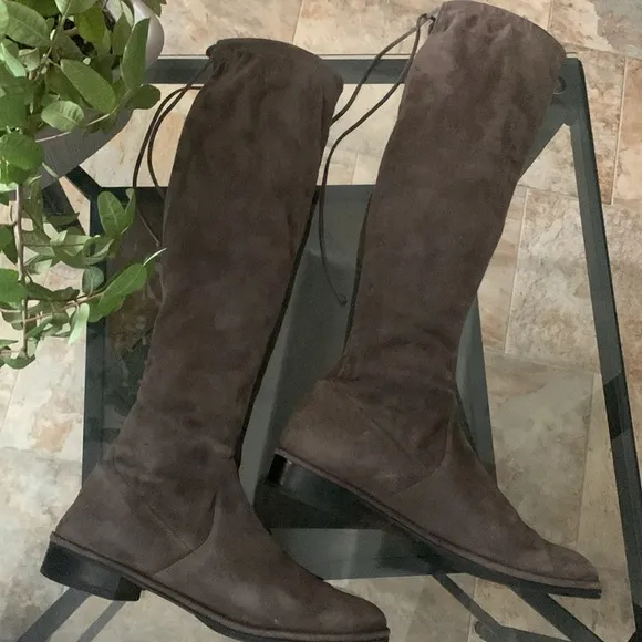 STUART WEITZMAN Lowland Bold Suede