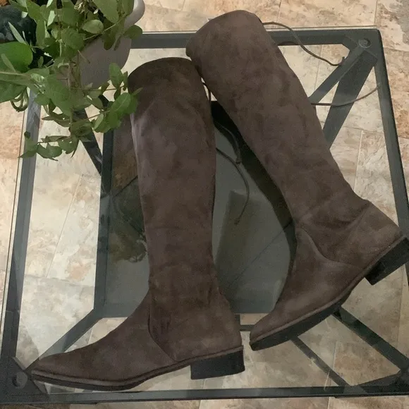 STUART WEITZMAN Lowland Bold Suede