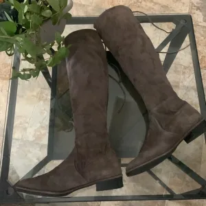 STUART WEITZMAN Lowland Bold Suede