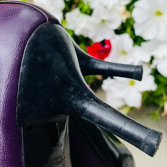 Stuart Weitzman Purple Leather Chain Shoes 6