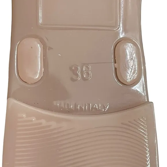 Stuart Weitzman Rubber CrystalEmbellishments T-Strap Sandals size 36(6)