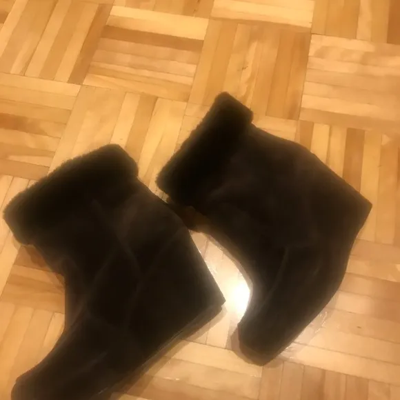 Stuart weitzman suede boots nwot​​​​​​​​
