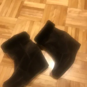 Stuart weitzman suede boots nwot​​​​​​​​